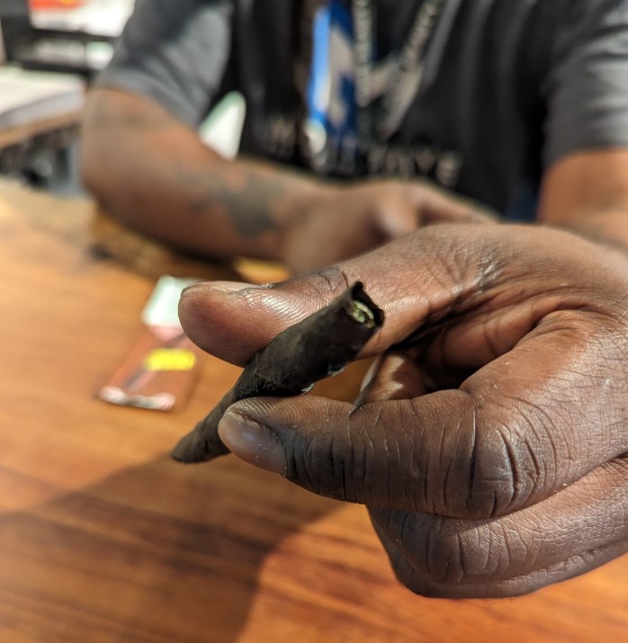 image of cutting off the tip of the blunt and using a crutch